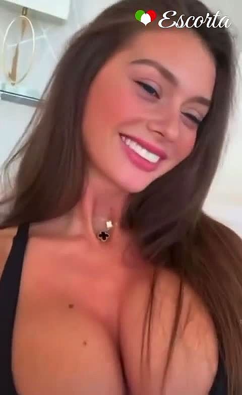 Nina Video Background