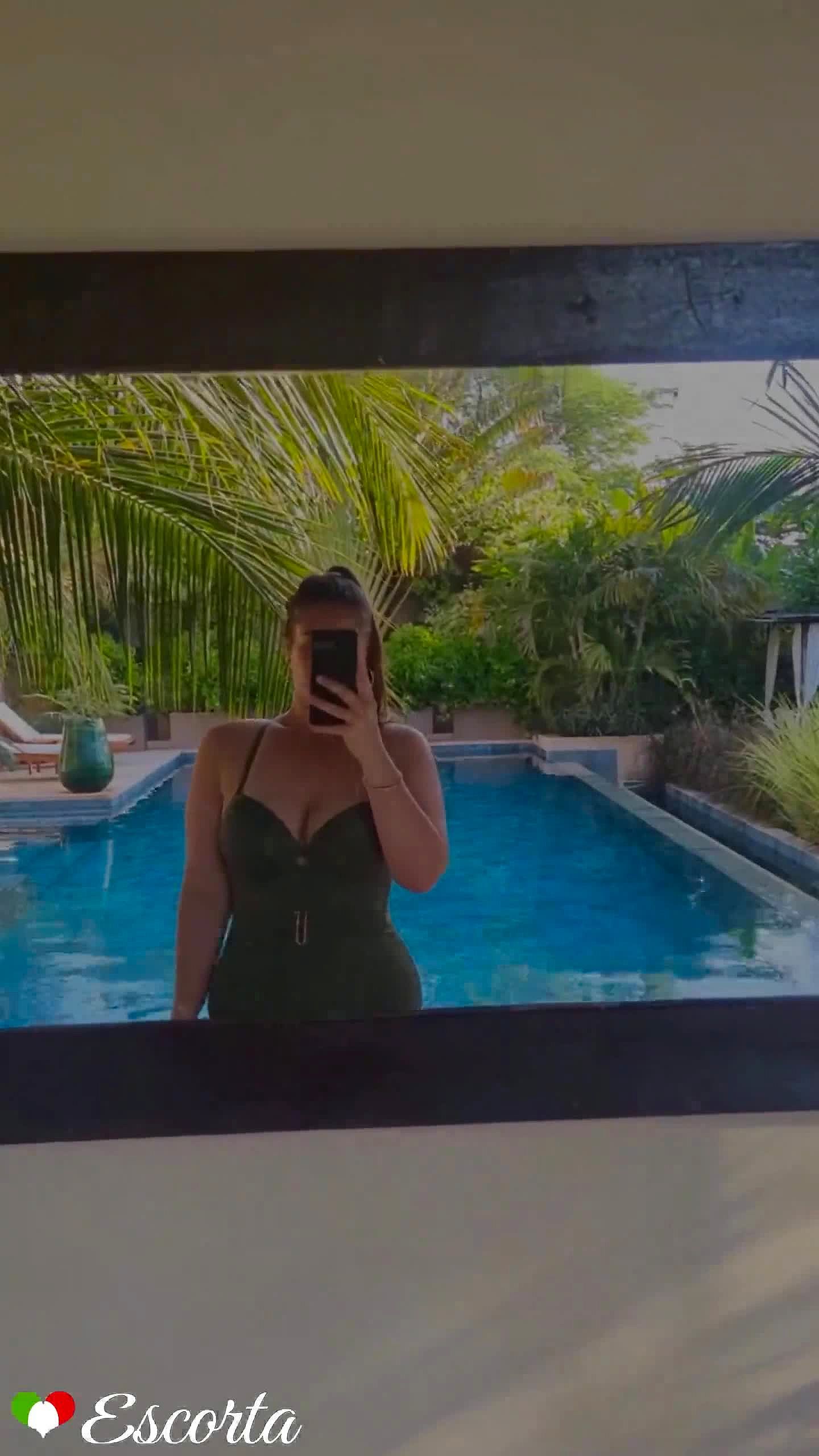 Khloe roy Video Sfondo