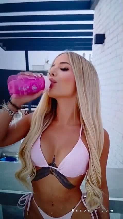 Alinne Video Sfondo