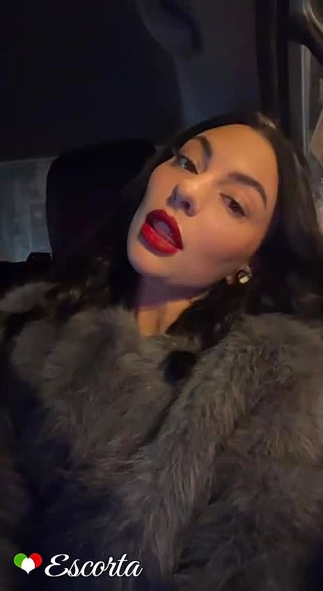 Kira Top Video Background