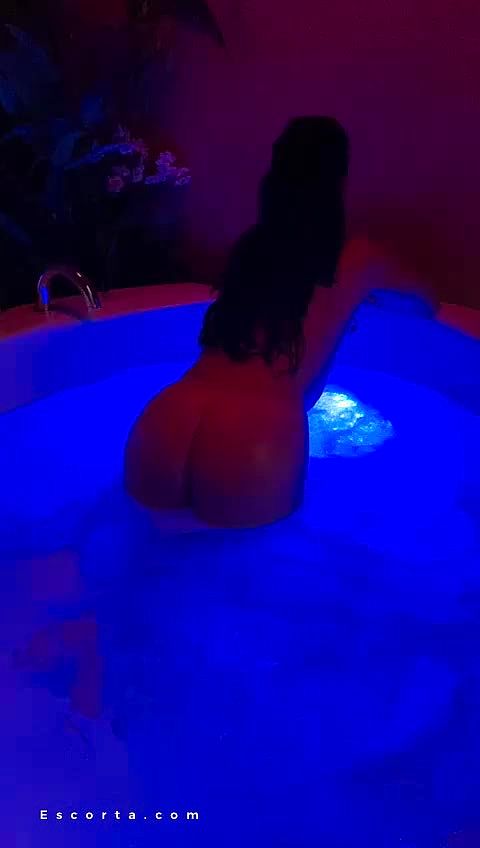 Giorgia Top Class Italiana Video Background