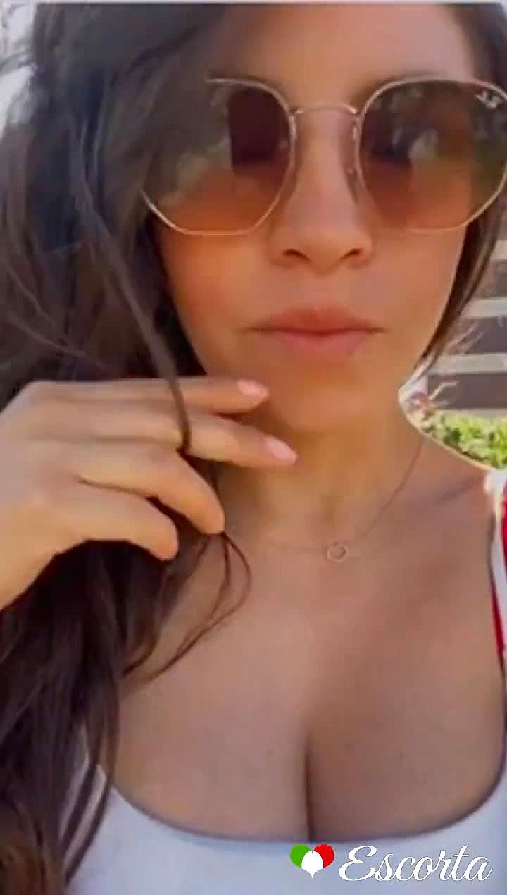 KIARA Video Background