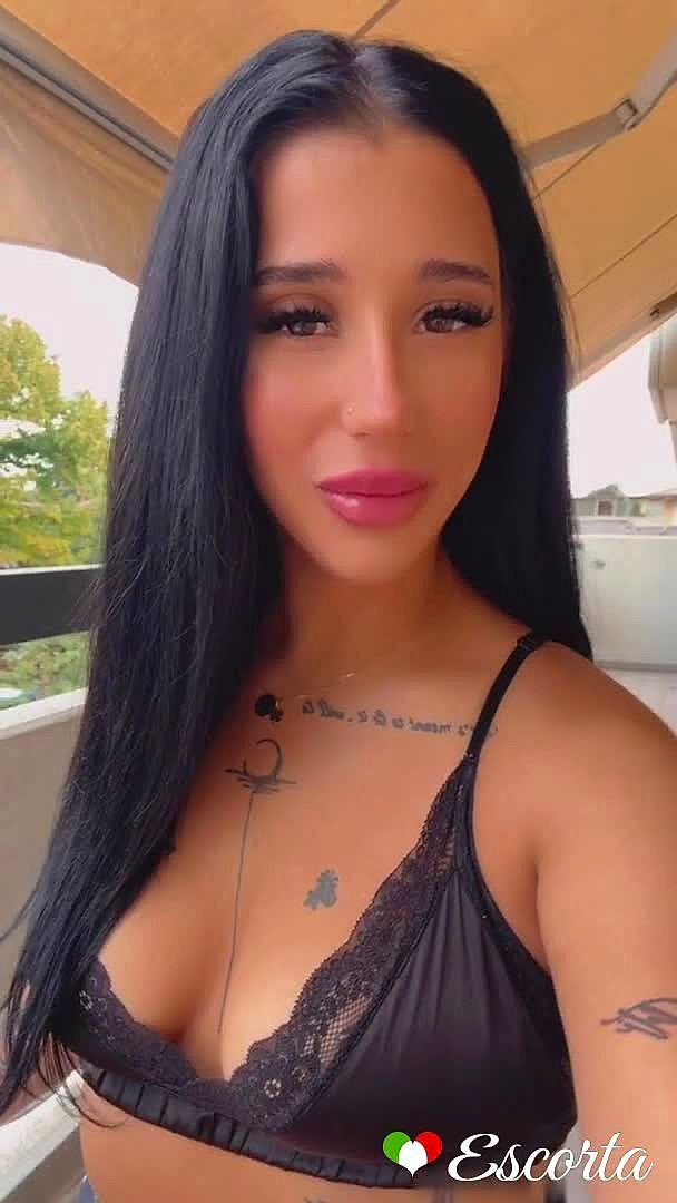 Evelinne Video Sfondo