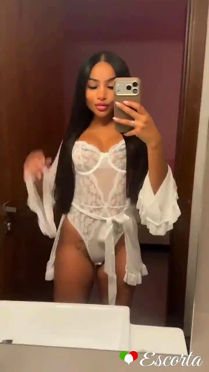 Leticia Video Sfondo