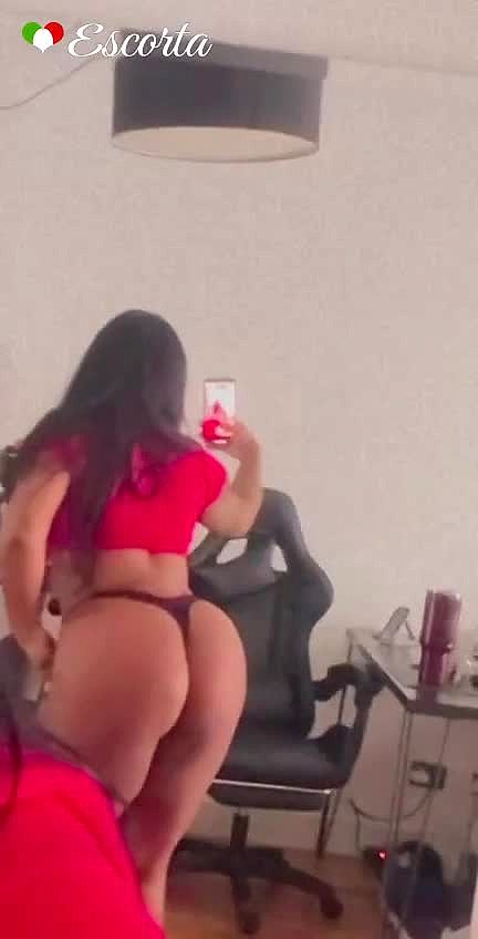 Sarah Cash Video Background