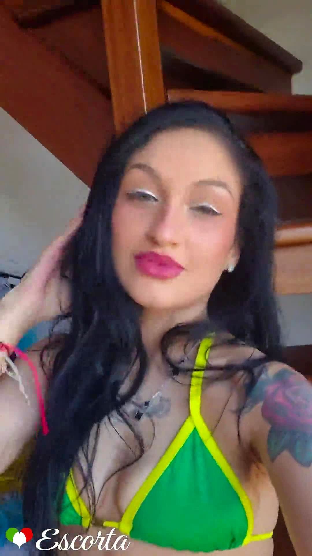 Safira Video Sfondo