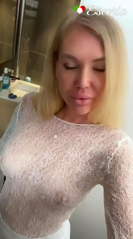 Olivia Video Background