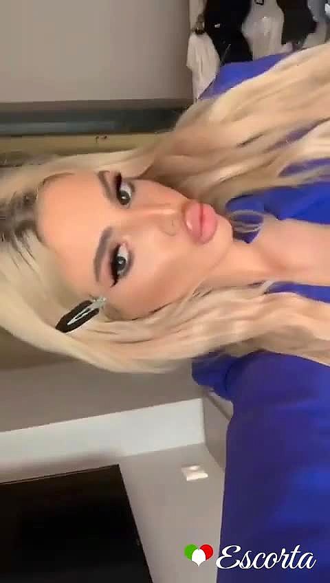 Giulia Video Sfondo