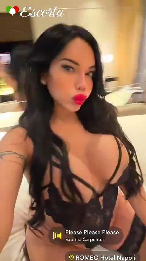 LULY YANEZ Video Background