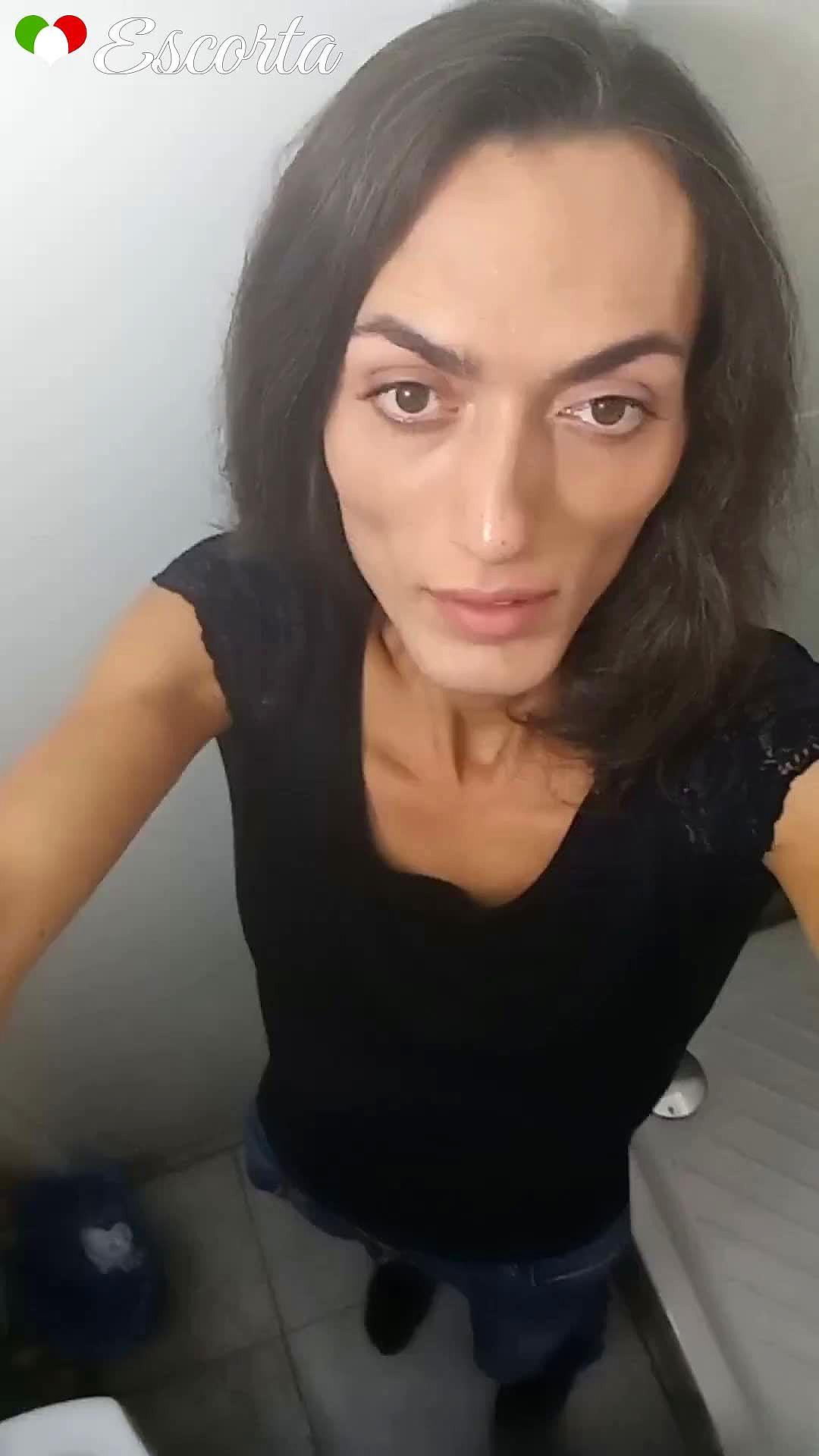 Louise Video Background