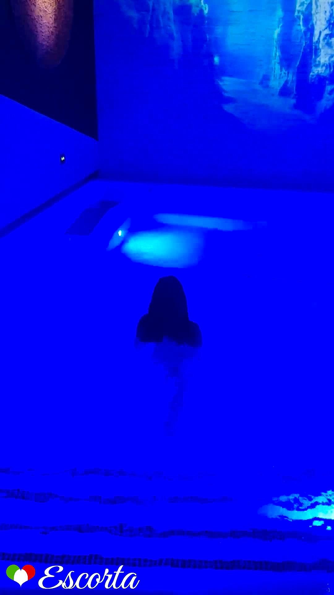 Bella Video Background