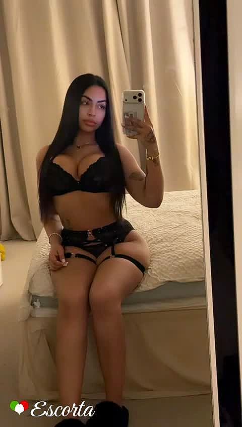 Erica Video Background