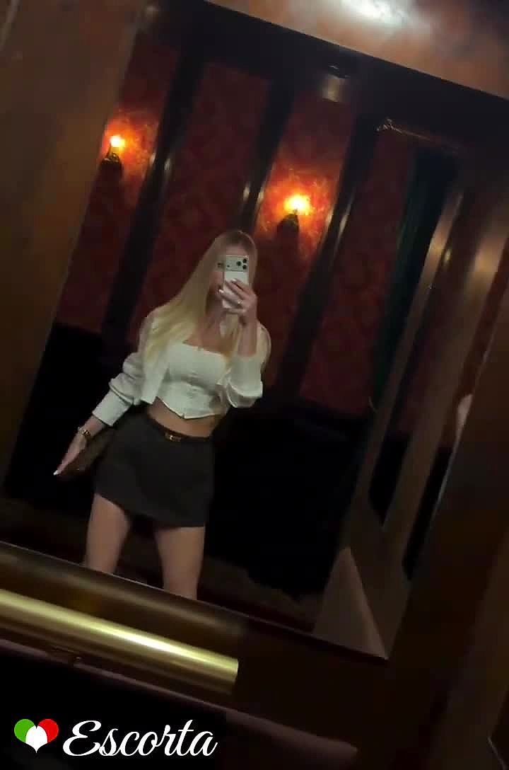 Elena Video Sfondo
