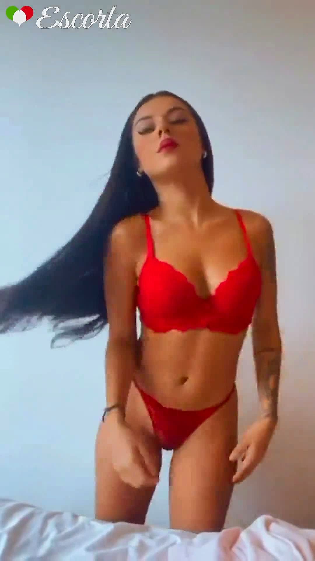 Alice Duarte Video Sfondo