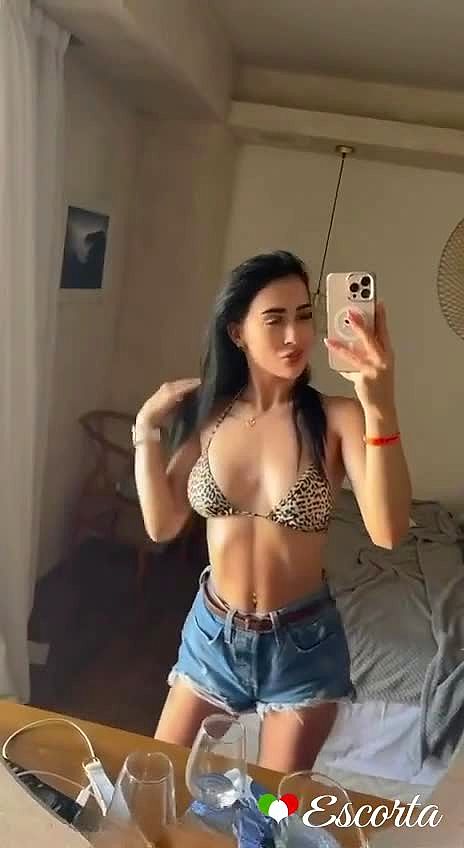 Yana Video Sfondo