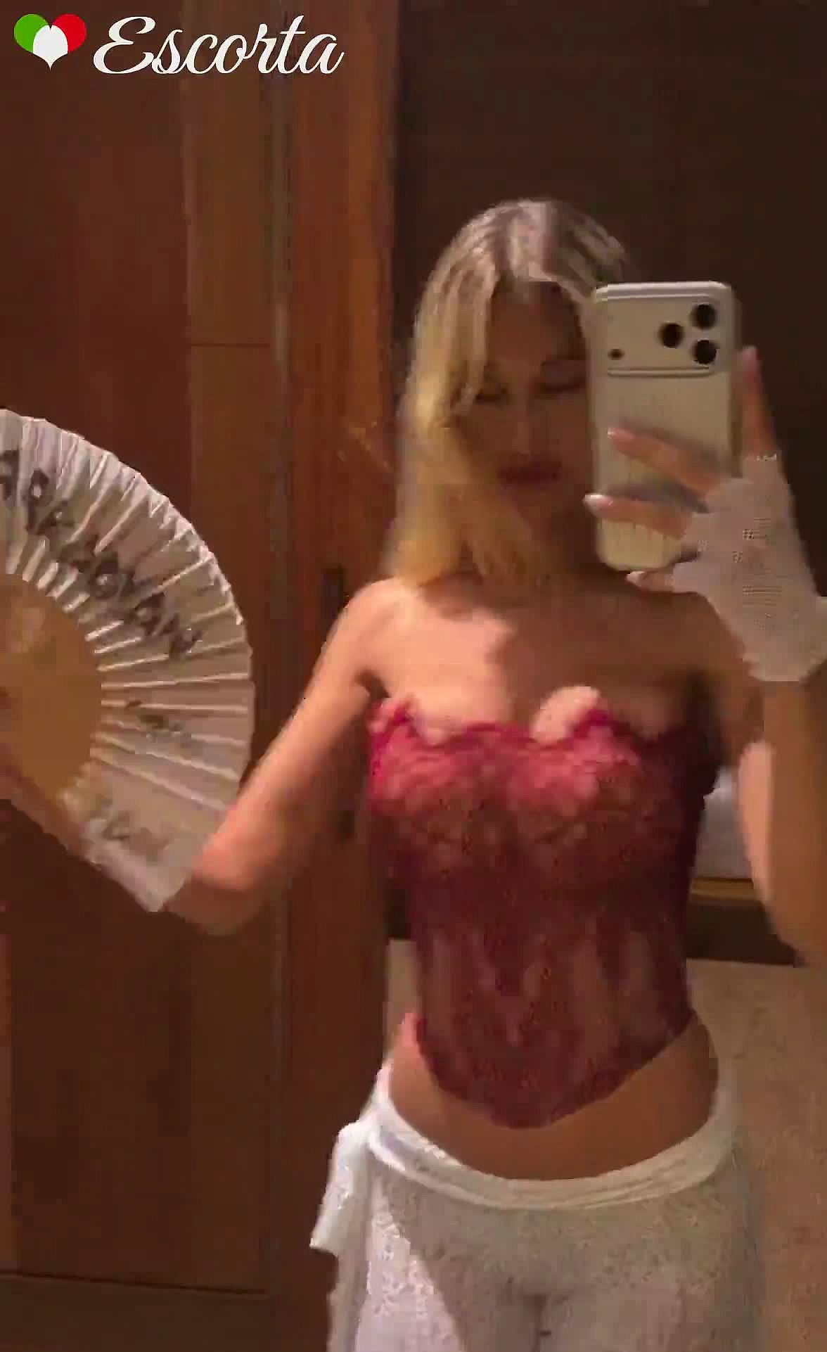 Tonya Video Sfondo