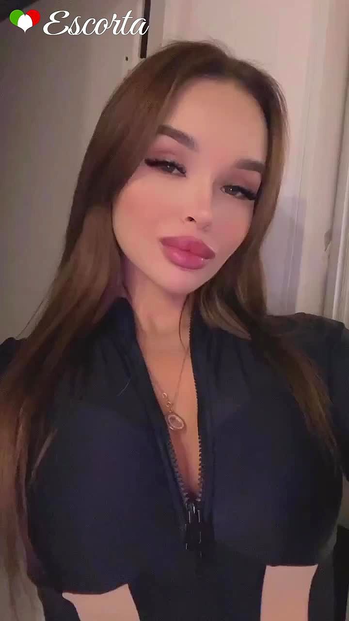 Chloe Video Background