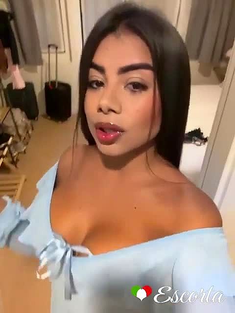 Isabella Video Background
