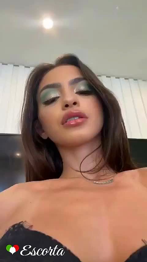 Giulia Video Background