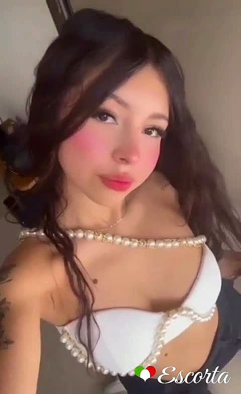 Salome Lux Video Background