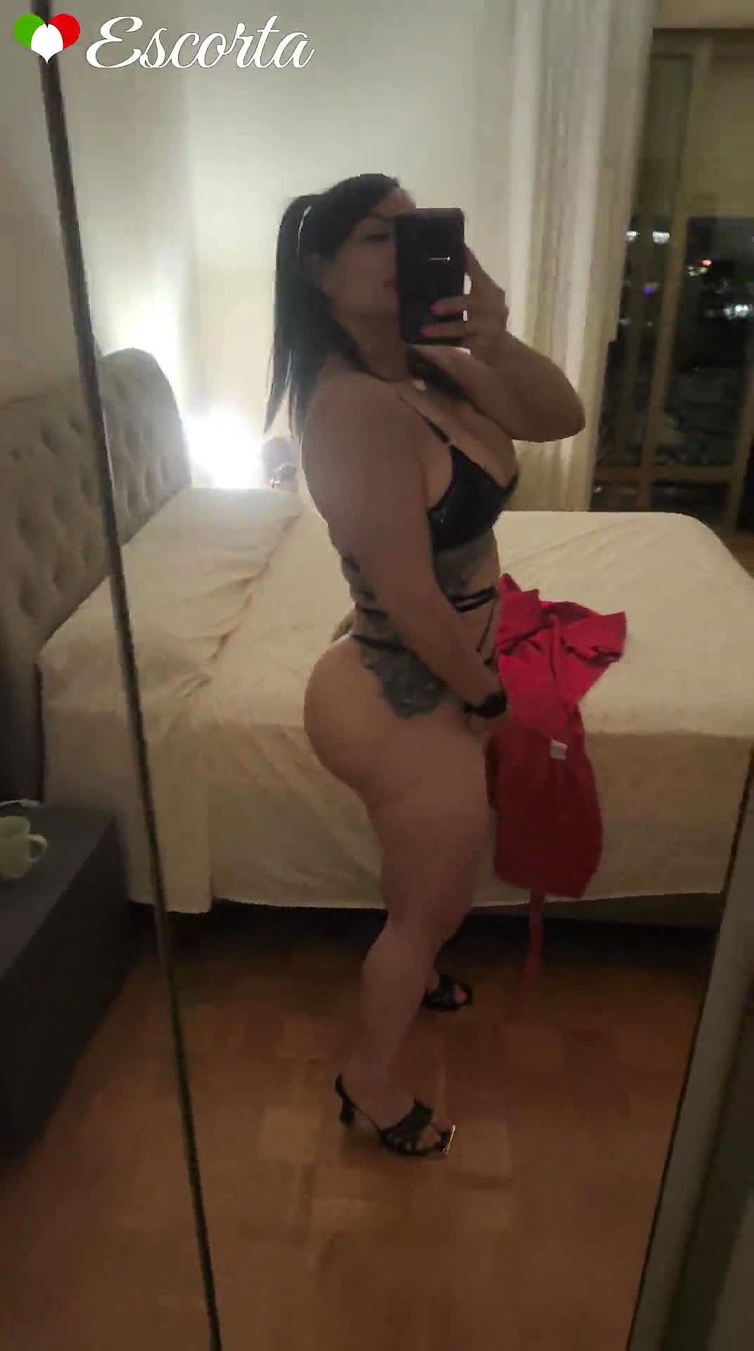 Lucrezia Video Sfondo