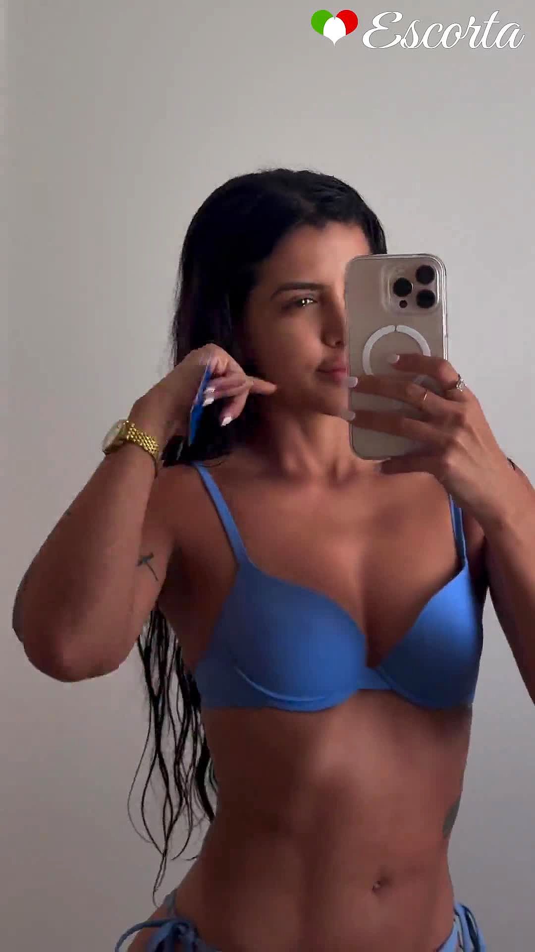 Clhoe Video Sfondo