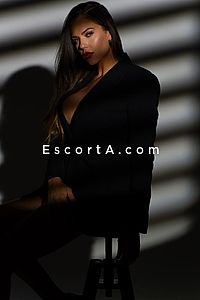 Liz - Capri Escorts