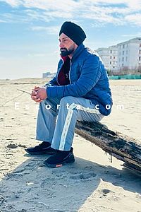 Anmol - Uomo cerca donna Caserta
