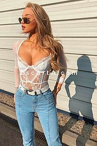 Roksi - Trieste Escorts