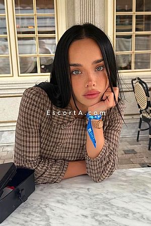 KAMILLA - Verona Escorts