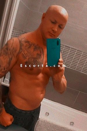 Enzo - Male escorts Pavia