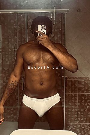 Stallone africano 🐎🍆 - Uomo cerca donna Roma