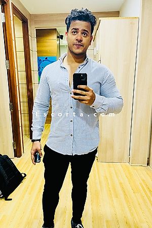 Sharma - Uomo cerca donna Roma