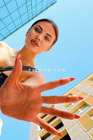 Adriana - Verona Escorts