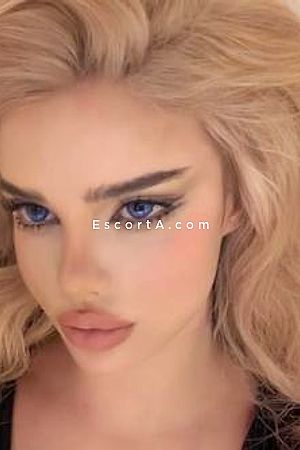 Silvia - Genova Escorts