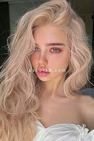 Silvia - Trento Escorts