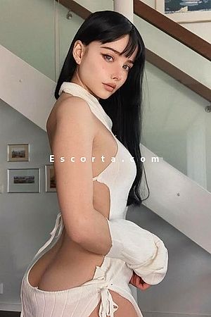 Adriana - Roma Escorts