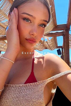 Heily - Torino Escorts