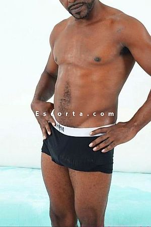 Tonero - Male escorts Creazzo