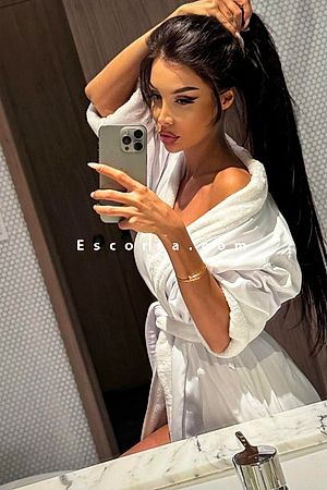 Iris - Escort girls Milano