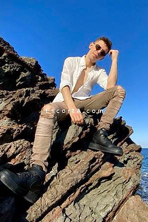 JohnnyJ - Selargius Boy Escorts