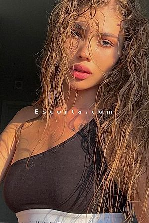 Fara - Roma Escorts