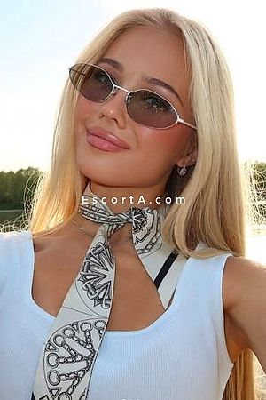 Sabrina Photo #3