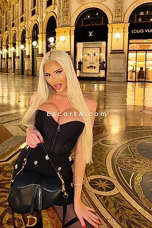Tinna - Escort Milano