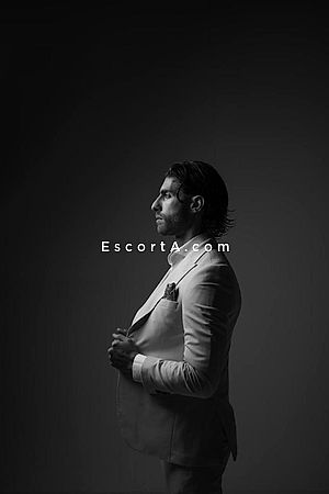 Eros - Uomo cerca donna Milano