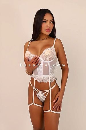 Elodie Foto #2