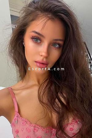 Elena - Roma Escorts