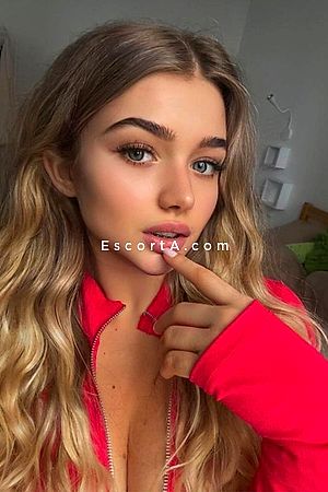 Foxy - Roma Escorts