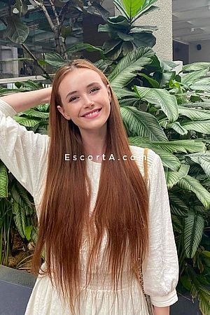 Nora Foto #2