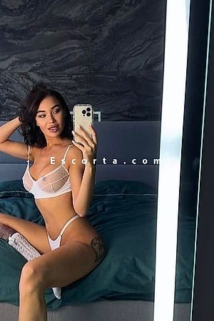Karina Photo